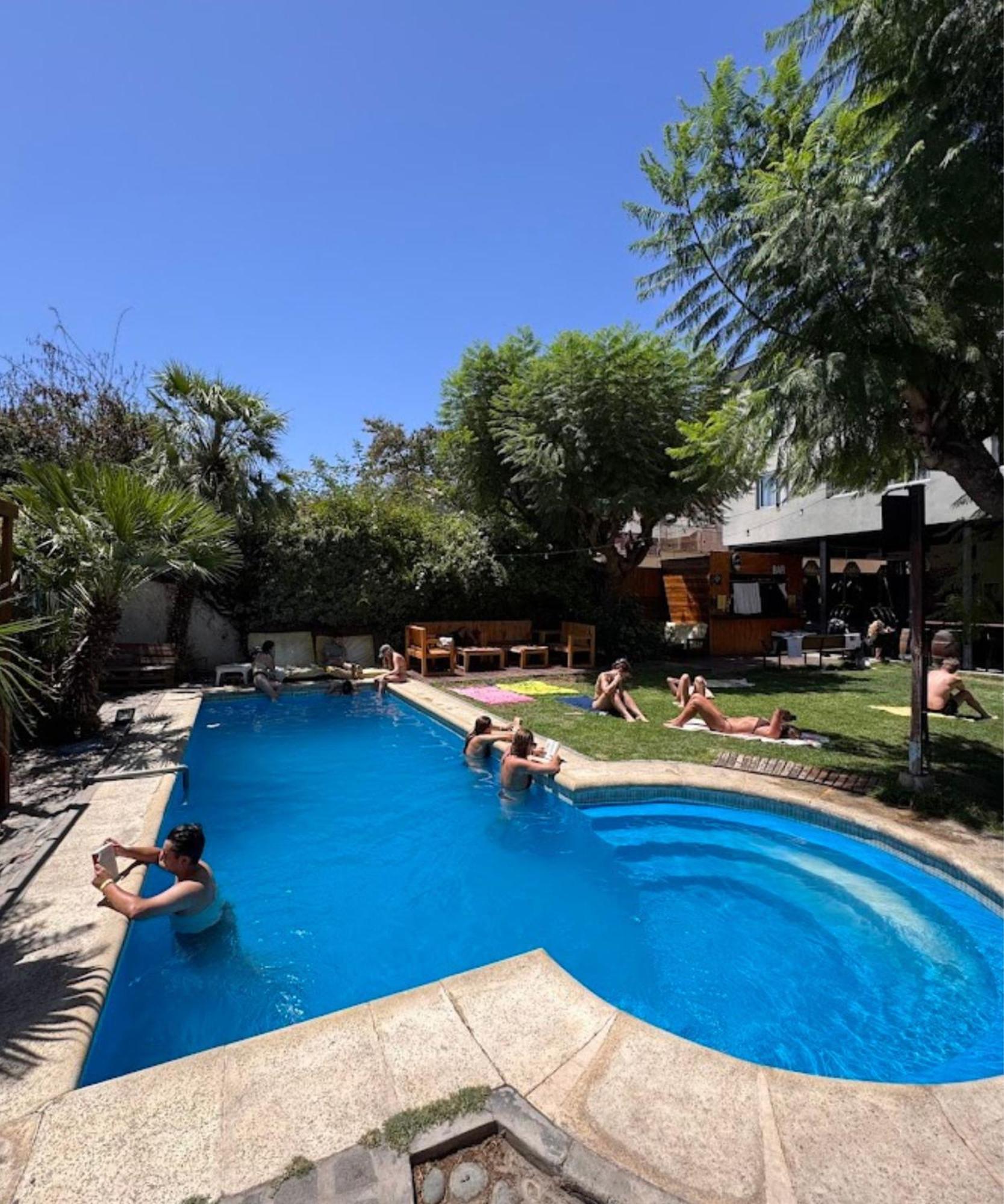 Gorilla Hostel Mendoza Exterior photo